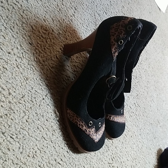 Shoes - Picture 4 of 4